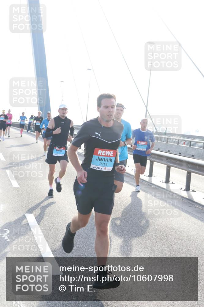 03.10.2026 - Köhlbrandbrückenlauf Tim E. http://msf.ph/oto/10607998 03.10.2026 09:21:05 Position 1 1126, 2219 meine-sportfotos.de
