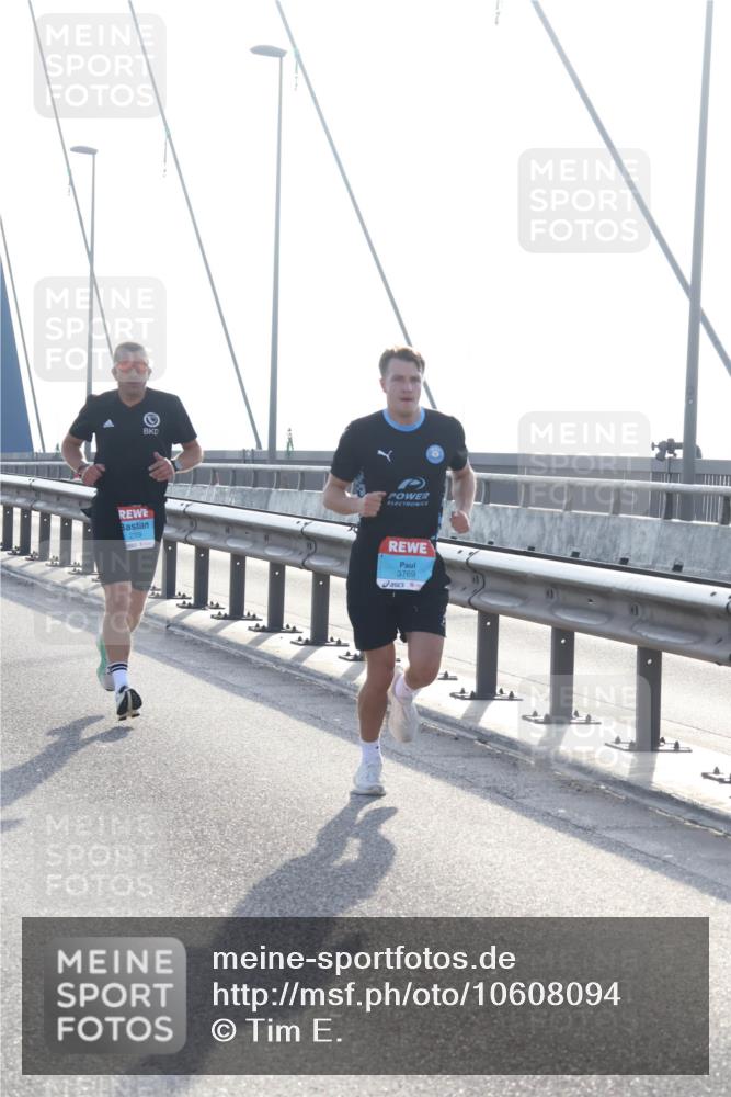 03.10.2026 - Köhlbrandbrückenlauf Tim E. http://msf.ph/oto/10608094 03.10.2026 09:21:14 Position 1 2309, 3769 meine-sportfotos.de