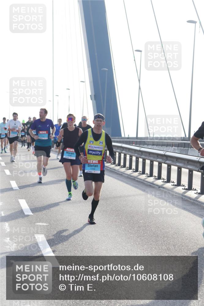 03.10.2026 - Köhlbrandbrückenlauf Tim E. http://msf.ph/oto/10608108 03.10.2026 09:21:16 Position 1 1342 meine-sportfotos.de