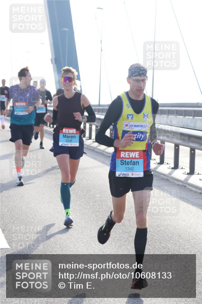 03.10.2026 - Köhlbrandbrückenlauf Tim E. http://msf.ph/oto/10608133 03.10.2026 09:21:18 Position 1 2246, 1342 meine-sportfotos.de