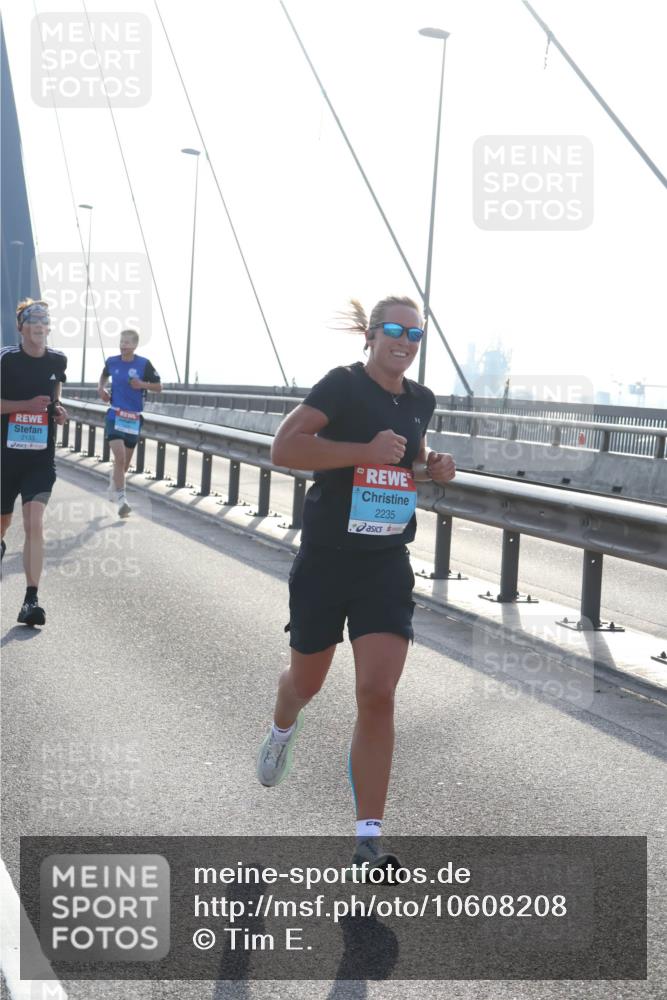 03.10.2026 - Köhlbrandbrückenlauf Tim E. http://msf.ph/oto/10608208 03.10.2026 09:21:22 Position 1 2133, 2235 meine-sportfotos.de
