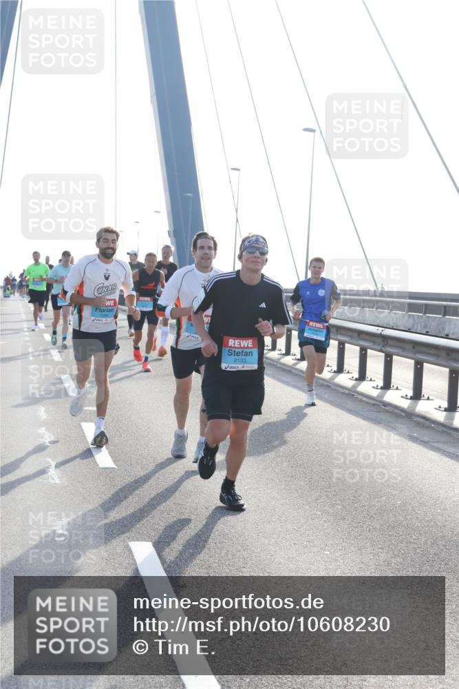 03.10.2026 - Köhlbrandbrückenlauf Tim E. http://msf.ph/oto/10608230 03.10.2026 09:21:23 Position 1 2133 meine-sportfotos.de