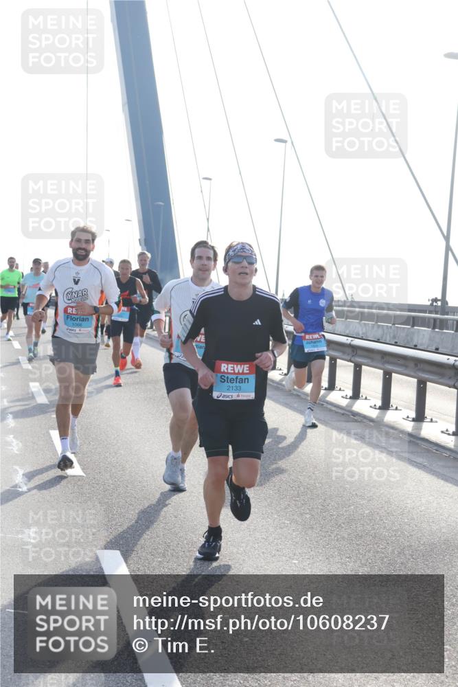 03.10.2026 - Köhlbrandbrückenlauf Tim E. http://msf.ph/oto/10608237 03.10.2026 09:21:24 Position 1 1066, 2133 meine-sportfotos.de