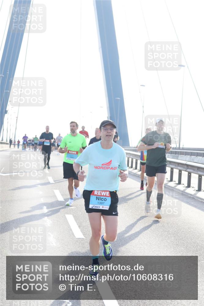 03.10.2026 - Köhlbrandbrückenlauf Tim E. http://msf.ph/oto/10608316 03.10.2026 09:21:29 Position 1 1397 meine-sportfotos.de