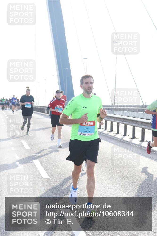 03.10.2026 - Köhlbrandbrückenlauf Tim E. http://msf.ph/oto/10608344 03.10.2026 09:21:31 Position 1 3830 meine-sportfotos.de
