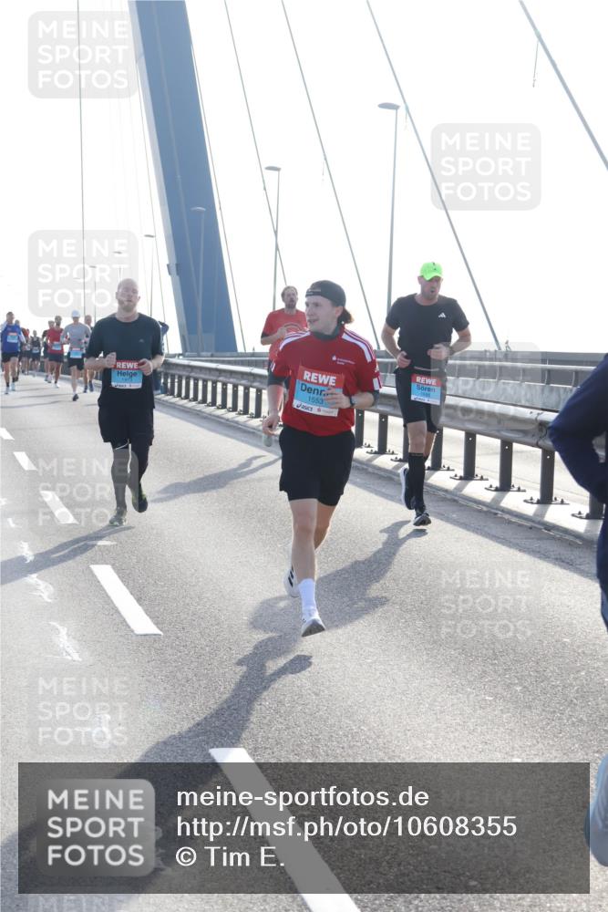03.10.2026 - Köhlbrandbrückenlauf Tim E. http://msf.ph/oto/10608355 03.10.2026 09:21:33 Position 1 1553 meine-sportfotos.de