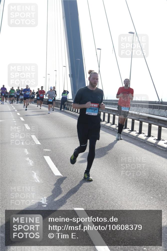 03.10.2026 - Köhlbrandbrückenlauf Tim E. http://msf.ph/oto/10608379 03.10.2026 09:21:34 Position 1 1973 meine-sportfotos.de