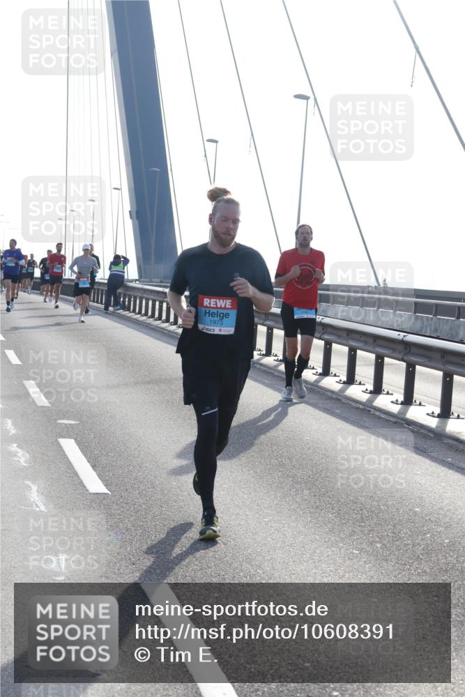 03.10.2026 - Köhlbrandbrückenlauf Tim E. http://msf.ph/oto/10608391 03.10.2026 09:21:35 Position 1 1973, 2199 meine-sportfotos.de