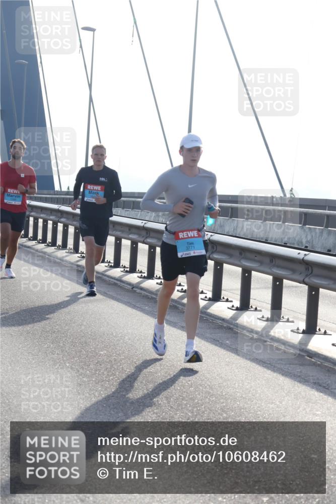 03.10.2026 - Köhlbrandbrückenlauf Tim E. http://msf.ph/oto/10608462 03.10.2026 09:21:41 Position 1 3771 meine-sportfotos.de