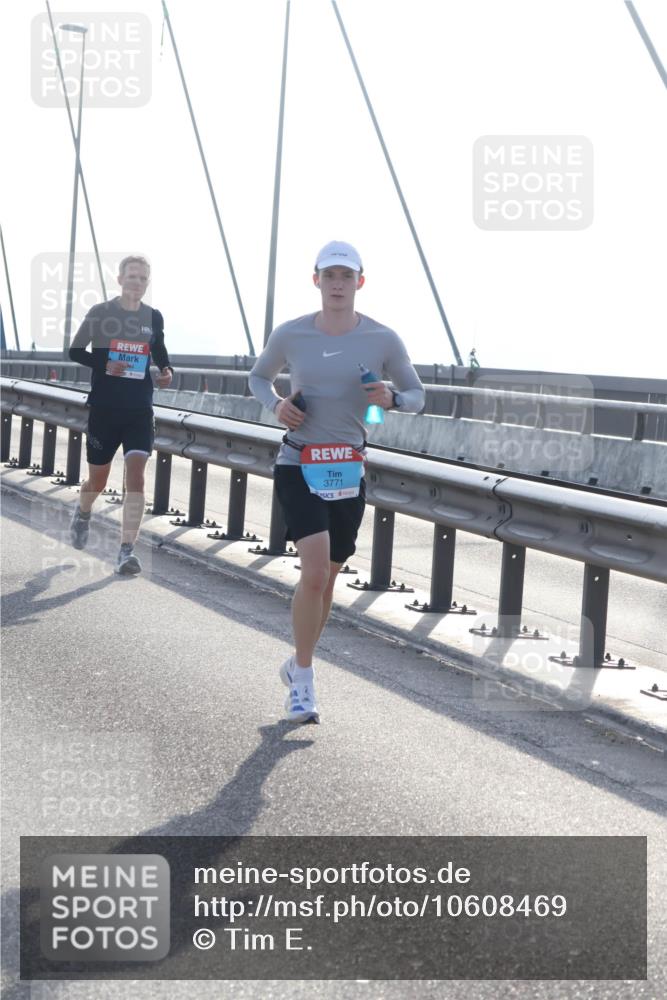03.10.2026 - Köhlbrandbrückenlauf Tim E. http://msf.ph/oto/10608469 03.10.2026 09:21:42 Position 1 3771 meine-sportfotos.de