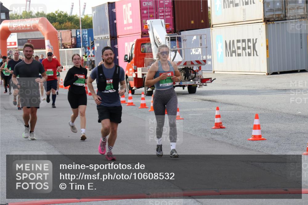 03.10.2026 - Köhlbrandbrückenlauf Tim E. http://msf.ph/oto/10608532 03.10.2026 16:15:06 Ziel 7349, 7600, 8577, 8598, 8642, 8679, 9123, 9130, 9792, 9818, 9823 meine-sportfotos.de