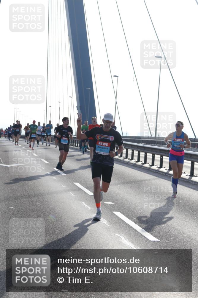 03.10.2026 - Köhlbrandbrückenlauf Tim E. http://msf.ph/oto/10608714 03.10.2026 09:22:01 Position 1 1777, 157 meine-sportfotos.de