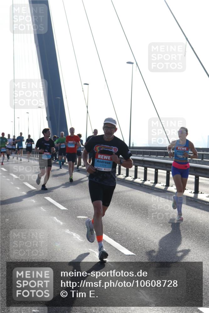 03.10.2026 - Köhlbrandbrückenlauf Tim E. http://msf.ph/oto/10608728 03.10.2026 09:22:02 Position 1 1777, 157 meine-sportfotos.de
