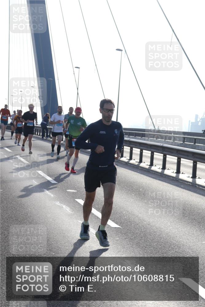 03.10.2026 - Köhlbrandbrückenlauf Tim E. http://msf.ph/oto/10608815 03.10.2026 09:22:09 Position 1  meine-sportfotos.de