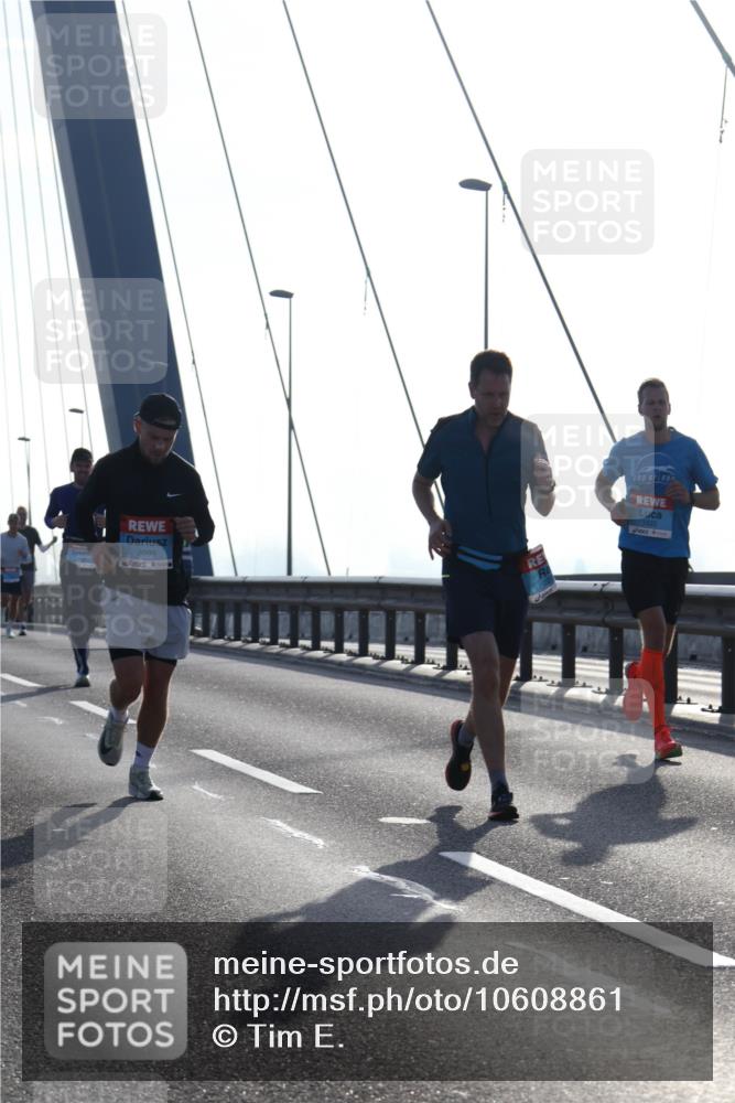 03.10.2026 - Köhlbrandbrückenlauf Tim E. http://msf.ph/oto/10608861 03.10.2026 09:22:19 Position 1 2099 meine-sportfotos.de