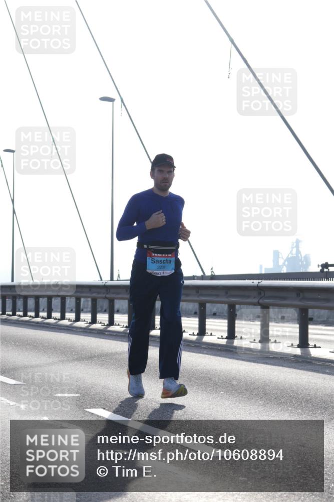 03.10.2026 - Köhlbrandbrückenlauf Tim E. http://msf.ph/oto/10608894 03.10.2026 09:22:23 Position 1 2238 meine-sportfotos.de