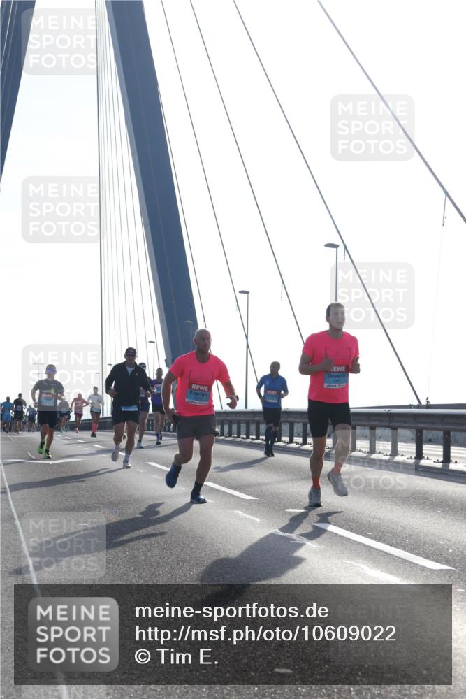 03.10.2026 - Köhlbrandbrückenlauf Tim E. http://msf.ph/oto/10609022 03.10.2026 09:22:38 Position 1 1941 meine-sportfotos.de