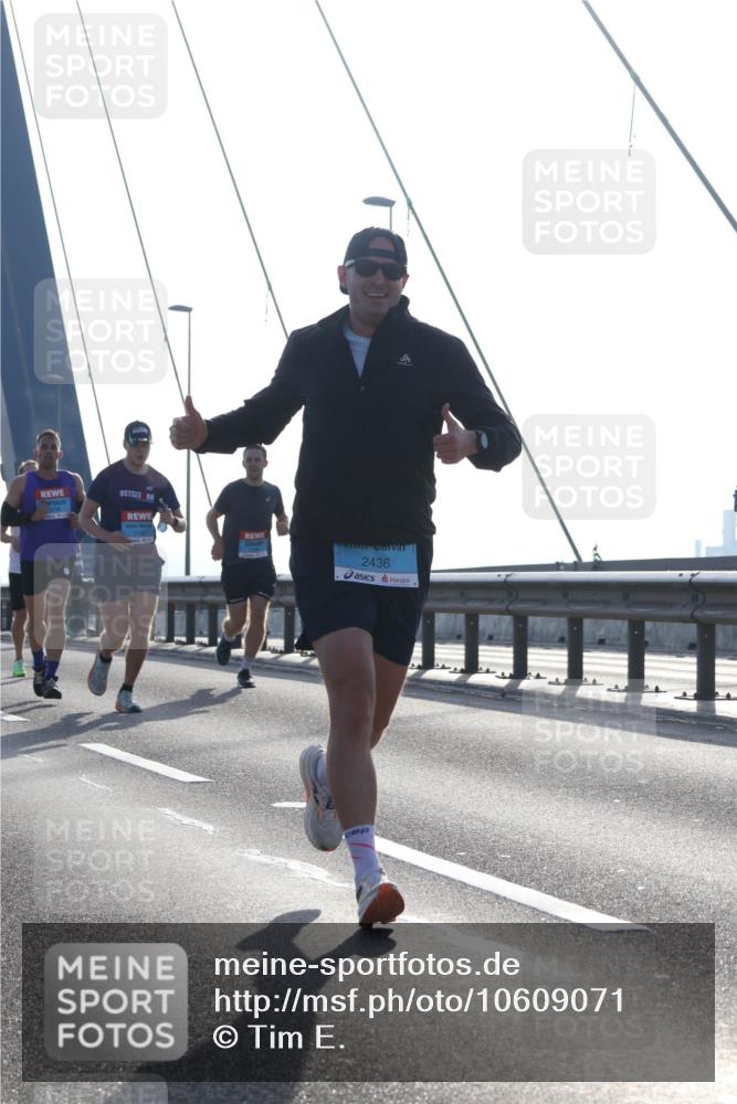 03.10.2026 - Köhlbrandbrückenlauf Tim E. http://msf.ph/oto/10609071 03.10.2026 09:22:42 Position 1 2436 meine-sportfotos.de