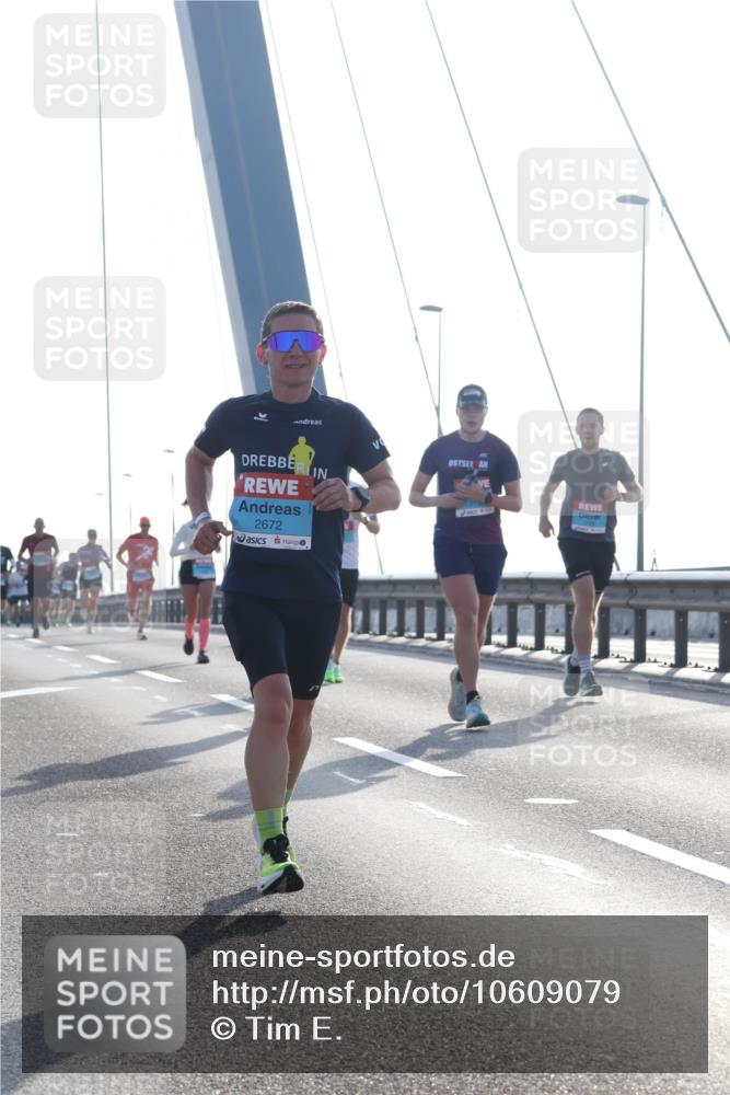 03.10.2026 - Köhlbrandbrückenlauf Tim E. http://msf.ph/oto/10609079 03.10.2026 09:22:42 Position 1 2672 meine-sportfotos.de