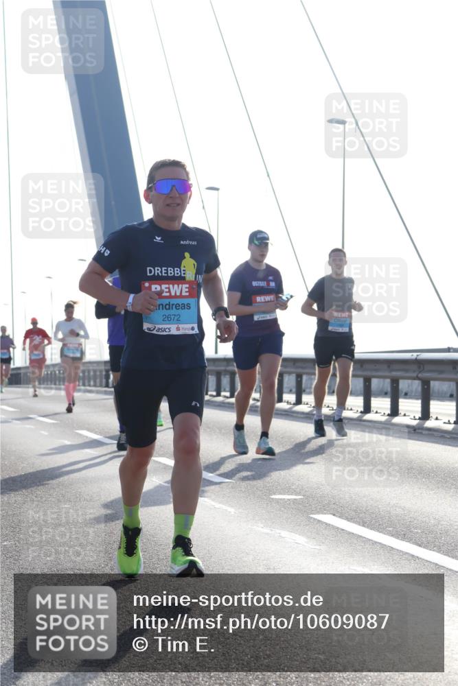 03.10.2026 - Köhlbrandbrückenlauf Tim E. http://msf.ph/oto/10609087 03.10.2026 09:22:43 Position 1 2672 meine-sportfotos.de