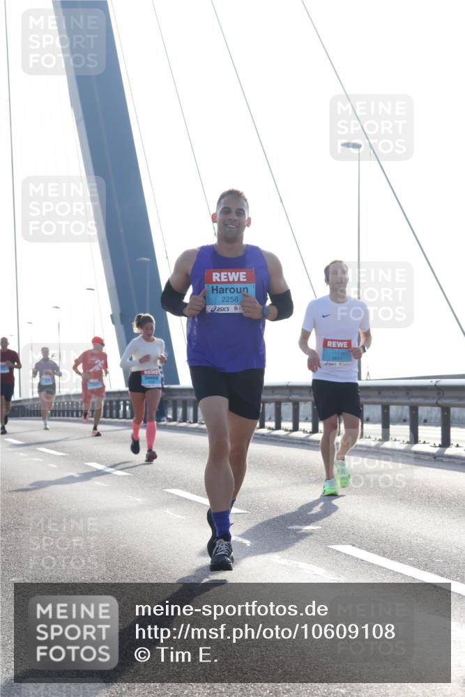 03.10.2026 - Köhlbrandbrückenlauf Tim E. http://msf.ph/oto/10609108 03.10.2026 09:22:45 Position 1 2258 meine-sportfotos.de