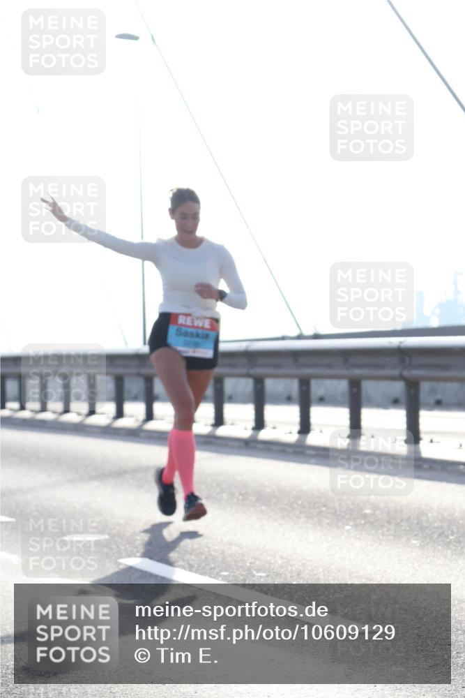 03.10.2026 - Köhlbrandbrückenlauf Tim E. http://msf.ph/oto/10609129 03.10.2026 09:22:48 Position 1  meine-sportfotos.de