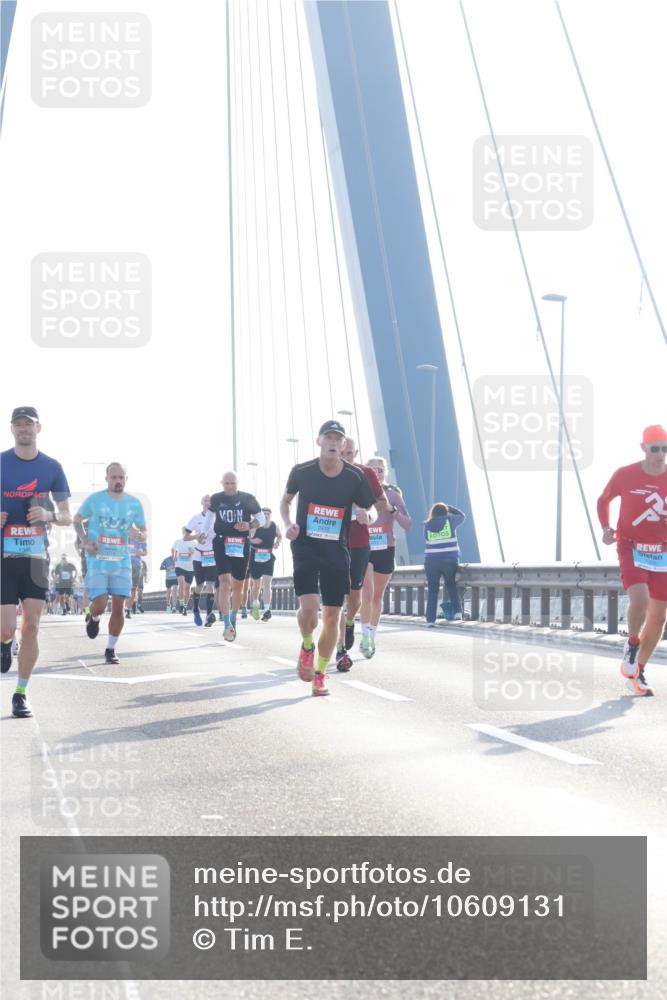 03.10.2026 - Köhlbrandbrückenlauf Tim E. http://msf.ph/oto/10609131 03.10.2026 09:22:50 Position 1 2410 meine-sportfotos.de