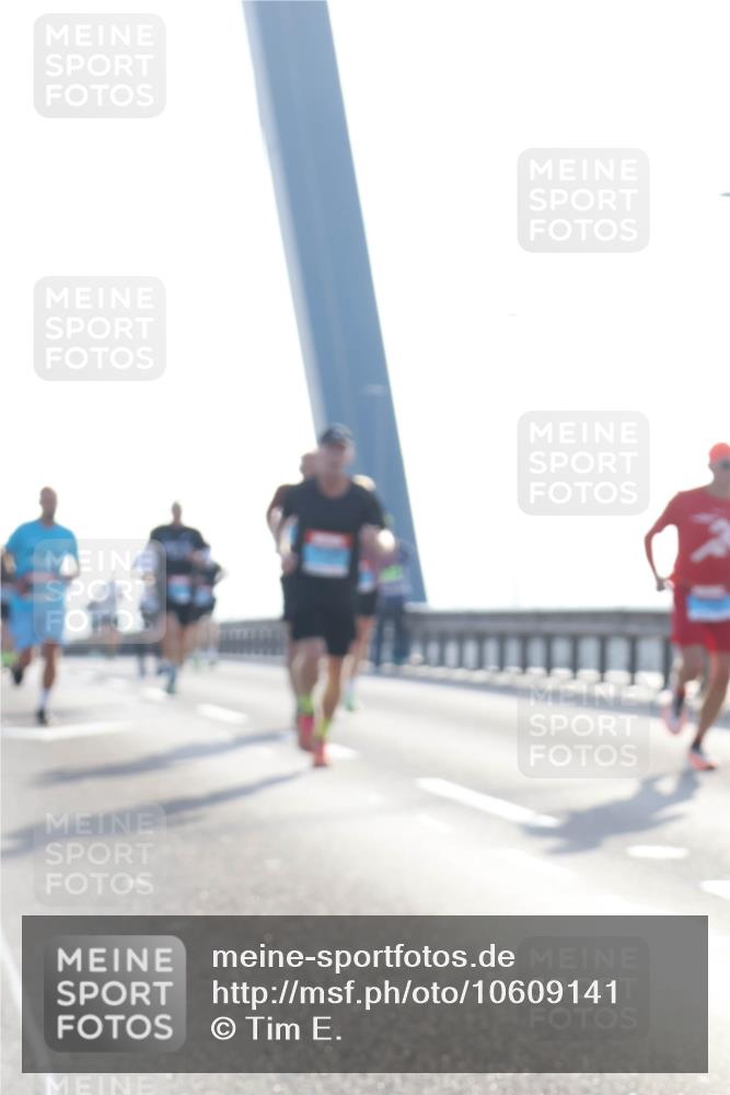 03.10.2026 - Köhlbrandbrückenlauf Tim E. http://msf.ph/oto/10609141 03.10.2026 09:22:50 Position 1  meine-sportfotos.de