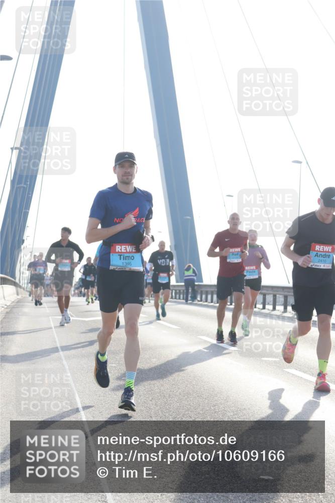 03.10.2026 - Köhlbrandbrückenlauf Tim E. http://msf.ph/oto/10609166 03.10.2026 09:22:53 Position 1 1396, 2410 meine-sportfotos.de