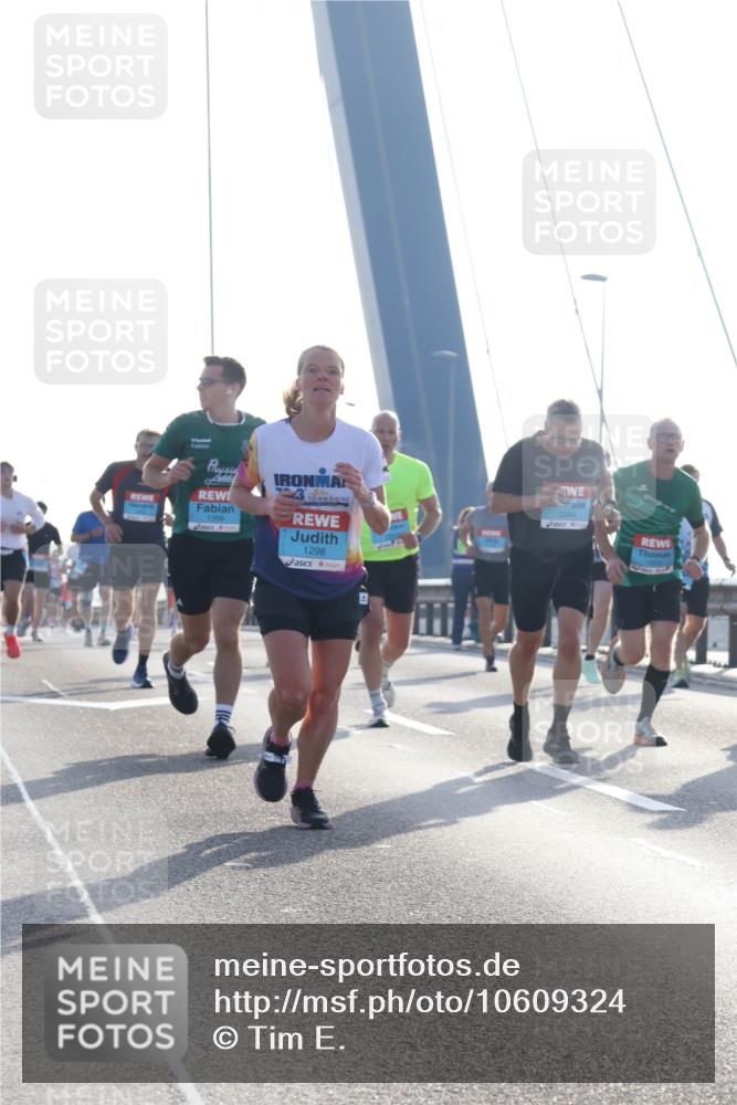 03.10.2026 - Köhlbrandbrückenlauf Tim E. http://msf.ph/oto/10609324 03.10.2026 09:23:13 Position 1 1359, 1298, 2344 meine-sportfotos.de