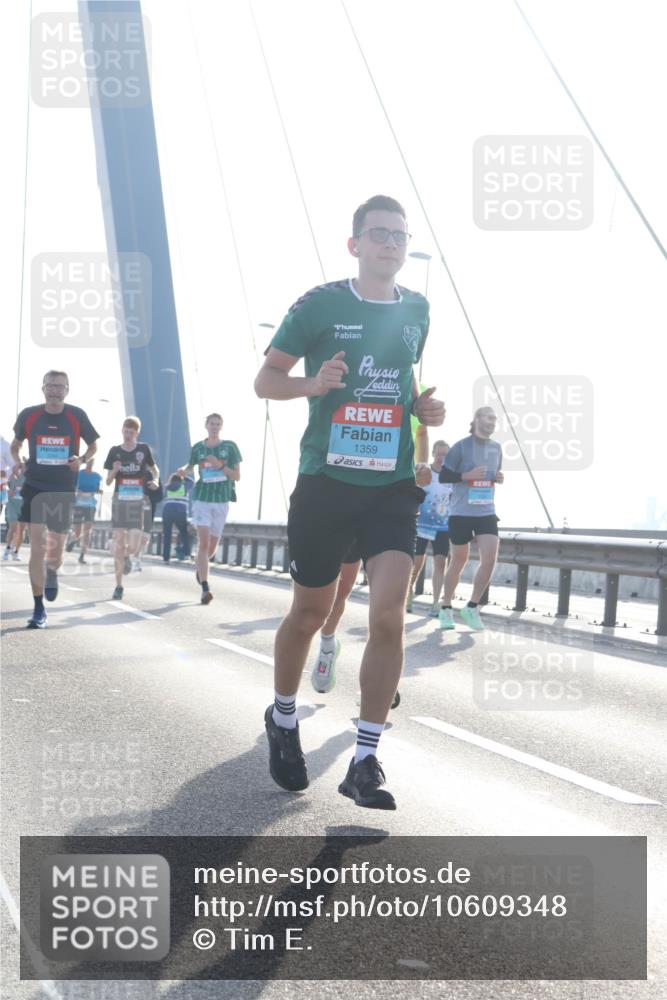 03.10.2026 - Köhlbrandbrückenlauf Tim E. http://msf.ph/oto/10609348 03.10.2026 09:23:16 Position 1 1359 meine-sportfotos.de