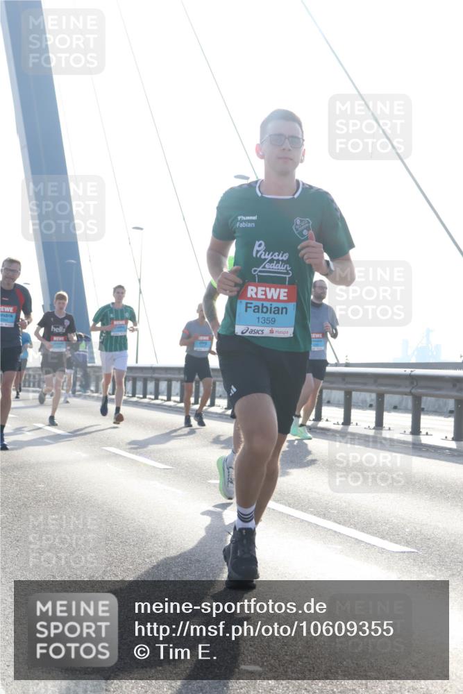 03.10.2026 - Köhlbrandbrückenlauf Tim E. http://msf.ph/oto/10609355 03.10.2026 09:23:16 Position 1 1359 meine-sportfotos.de