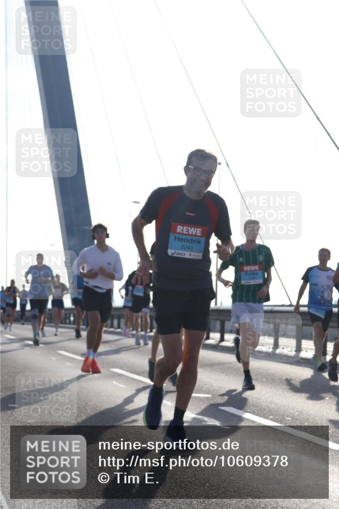 03.10.2026 - Köhlbrandbrückenlauf Tim E. http://msf.ph/oto/10609378 03.10.2026 09:23:19 Position 1 2243 meine-sportfotos.de