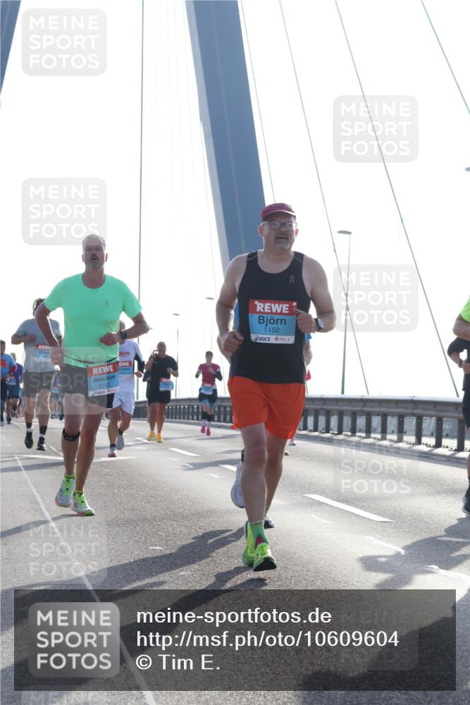 03.10.2026 - Köhlbrandbrückenlauf Tim E. http://msf.ph/oto/10609604 03.10.2026 09:23:39 Position 1 1152, 2163 meine-sportfotos.de