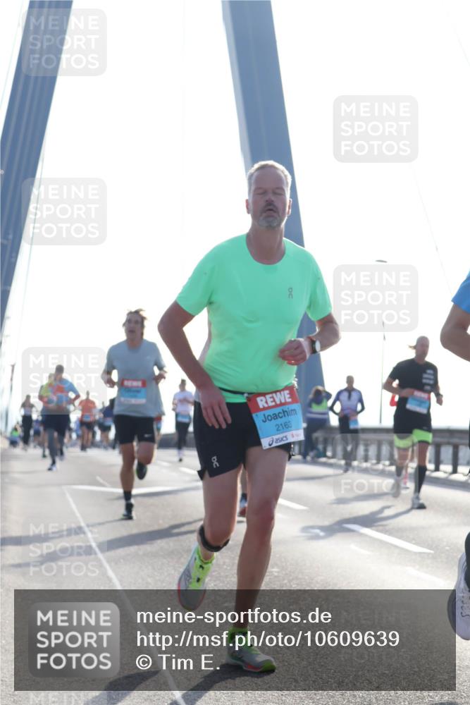 03.10.2026 - Köhlbrandbrückenlauf Tim E. http://msf.ph/oto/10609639 03.10.2026 09:23:41 Position 1 2163 meine-sportfotos.de