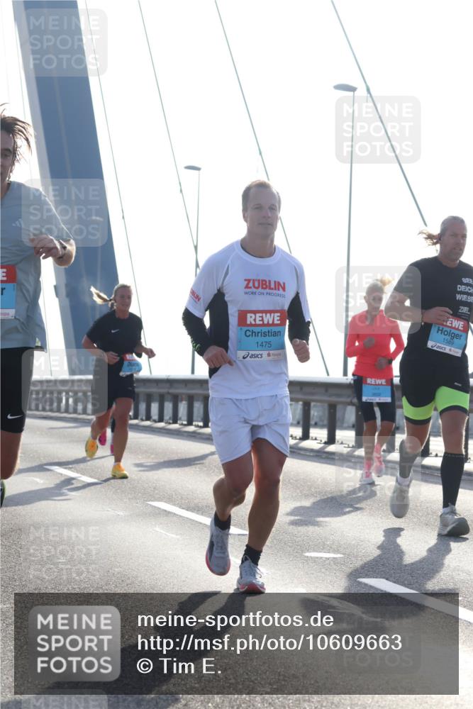 03.10.2026 - Köhlbrandbrückenlauf Tim E. http://msf.ph/oto/10609663 03.10.2026 09:23:44 Position 1 1475, 1589 meine-sportfotos.de