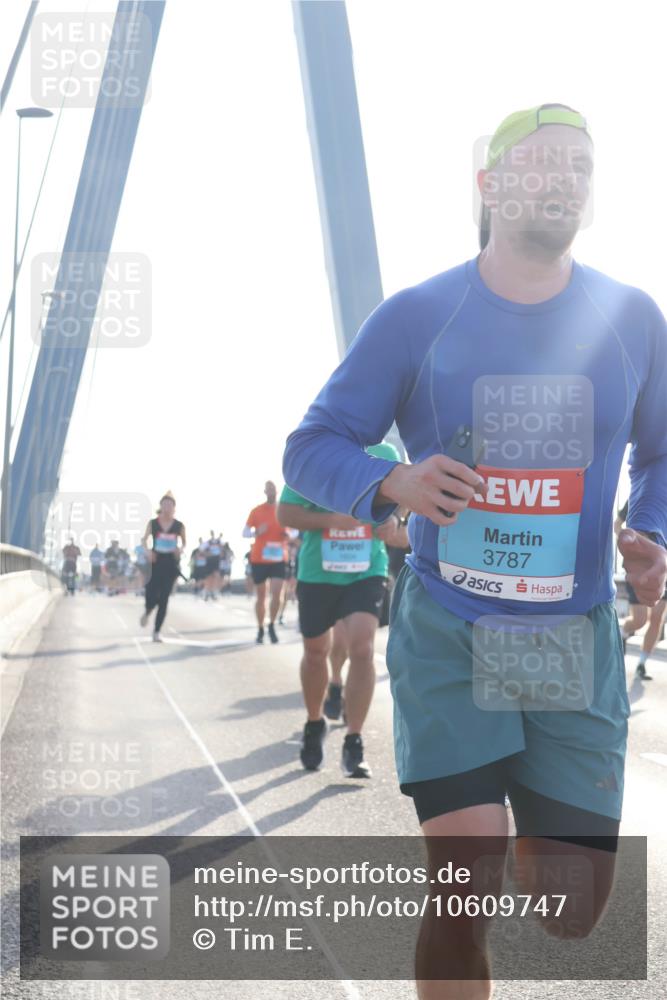 03.10.2026 - Köhlbrandbrückenlauf Tim E. http://msf.ph/oto/10609747 03.10.2026 09:23:53 Position 1 3787 meine-sportfotos.de
