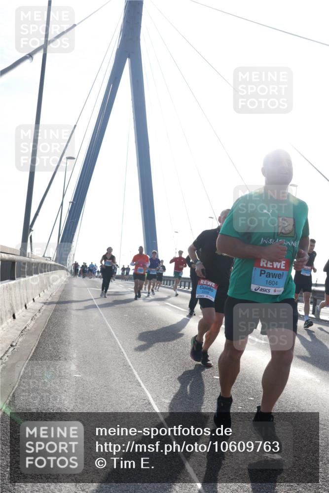 03.10.2026 - Köhlbrandbrückenlauf Tim E. http://msf.ph/oto/10609763 03.10.2026 09:23:55 Position 1 1604, 2228 meine-sportfotos.de