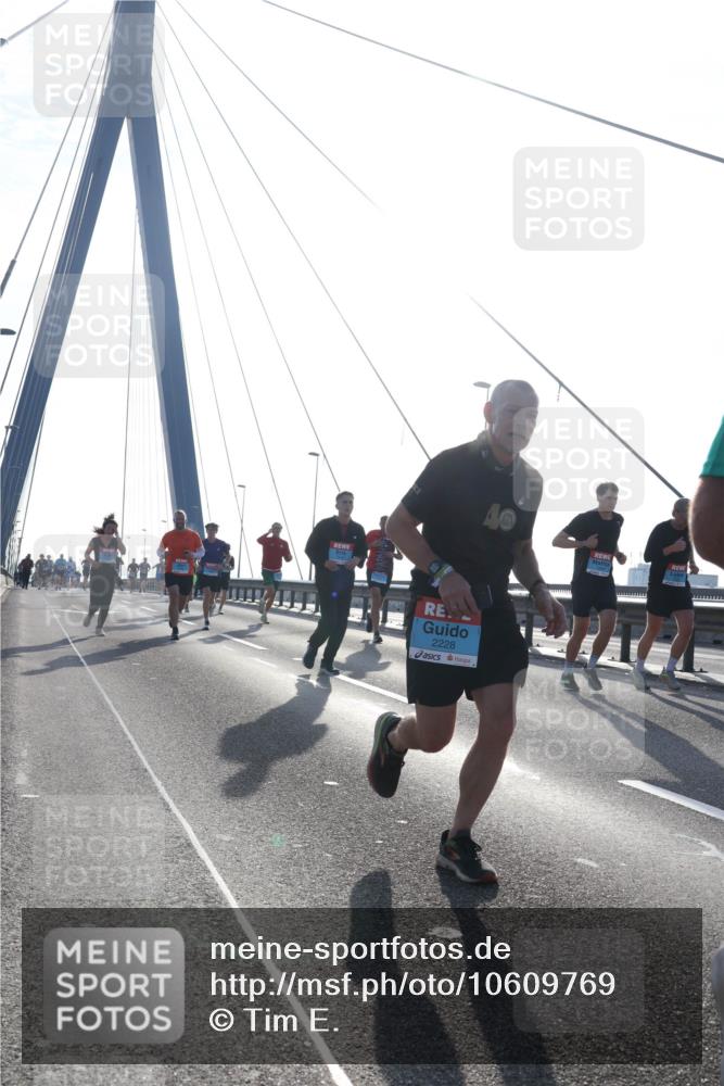 03.10.2026 - Köhlbrandbrückenlauf Tim E. http://msf.ph/oto/10609769 03.10.2026 09:23:56 Position 1 2228 meine-sportfotos.de