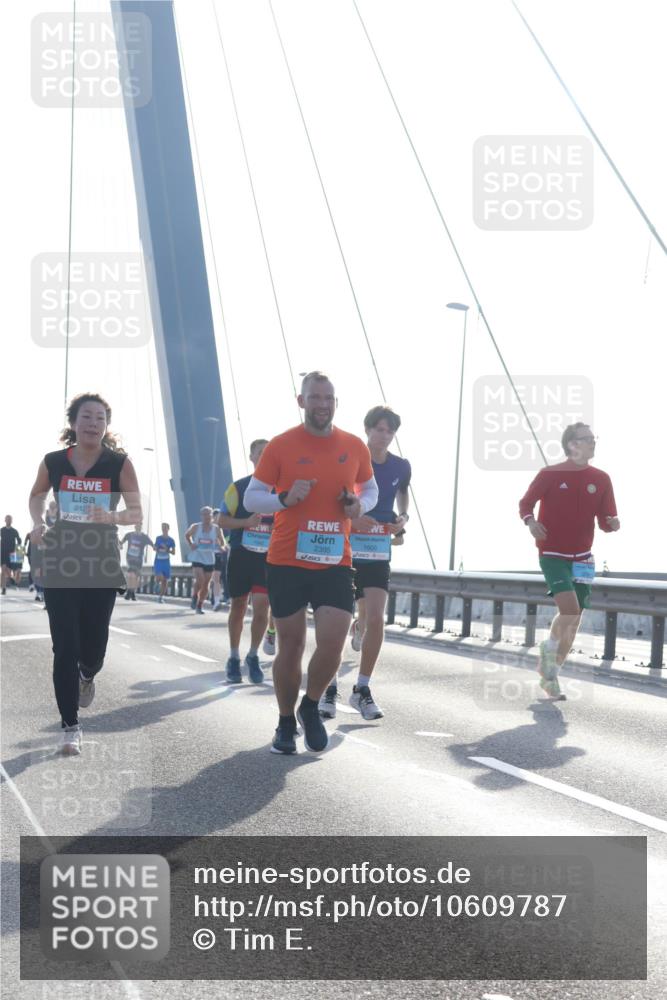 03.10.2026 - Köhlbrandbrückenlauf Tim E. http://msf.ph/oto/10609787 03.10.2026 09:23:57 Position 1 212, 2395, 1600 meine-sportfotos.de