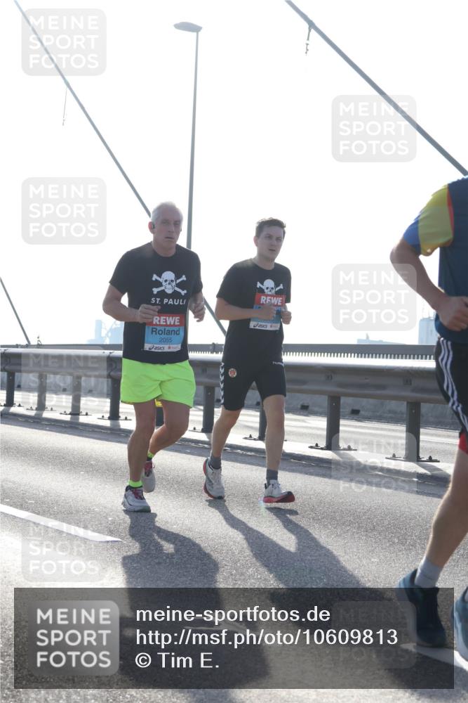 03.10.2026 - Köhlbrandbrückenlauf Tim E. http://msf.ph/oto/10609813 03.10.2026 09:24:01 Position 1 2055 meine-sportfotos.de