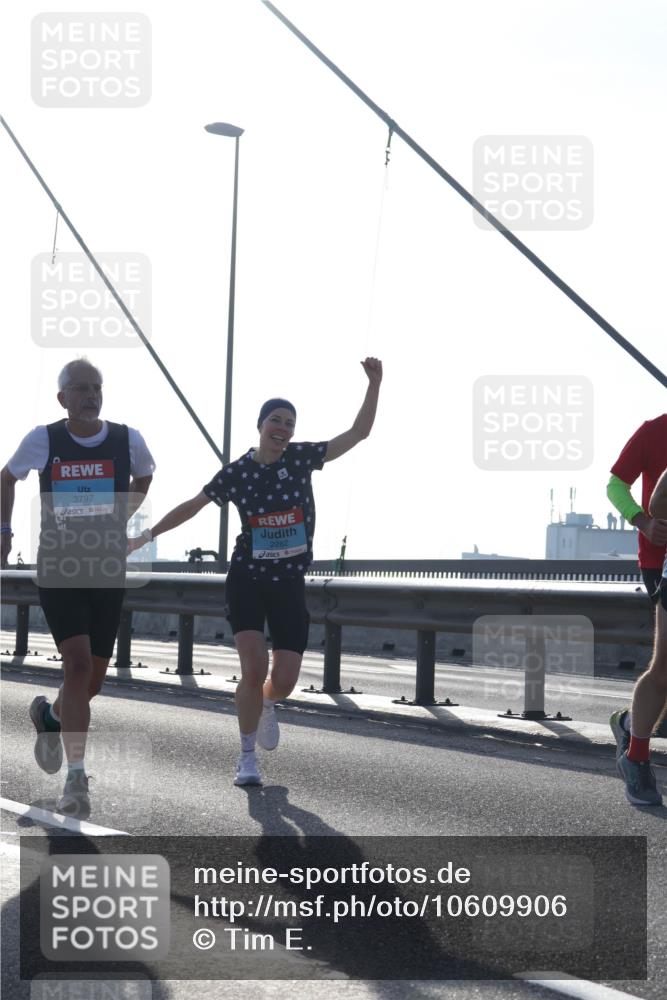 03.10.2026 - Köhlbrandbrückenlauf Tim E. http://msf.ph/oto/10609906 03.10.2026 09:24:07 Position 1 3797, 2262 meine-sportfotos.de