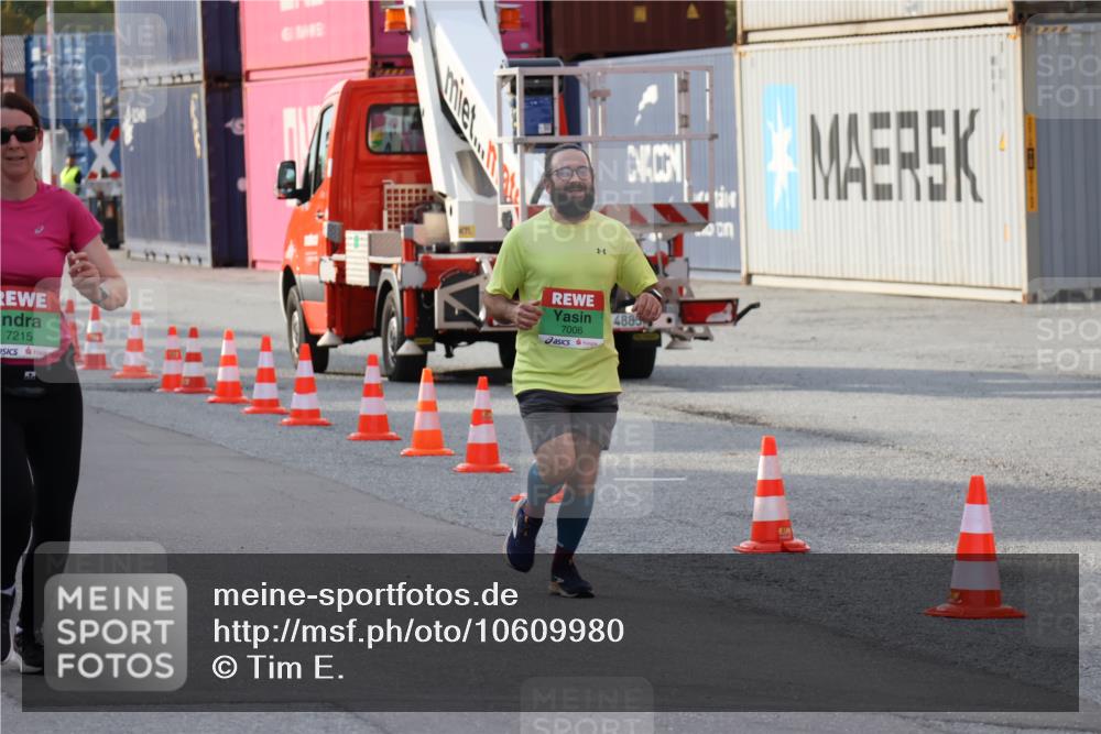 03.10.2026 - Köhlbrandbrückenlauf Tim E. http://msf.ph/oto/10609980 03.10.2026 16:16:11 Ziel 7006, 7007, 7215, 7216, 8539, 8575, 8785, 9280 meine-sportfotos.de