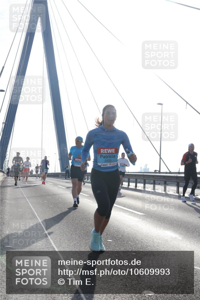 03.10.2026 - Köhlbrandbrückenlauf Tim E. http://msf.ph/oto/10609993 03.10.2026 09:24:14 Position 1 2533 meine-sportfotos.de