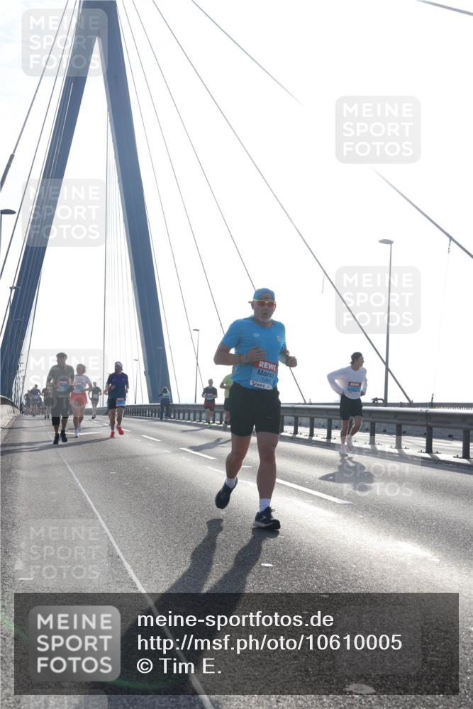 03.10.2026 - Köhlbrandbrückenlauf Tim E. http://msf.ph/oto/10610005 03.10.2026 09:24:15 Position 1 1262 meine-sportfotos.de