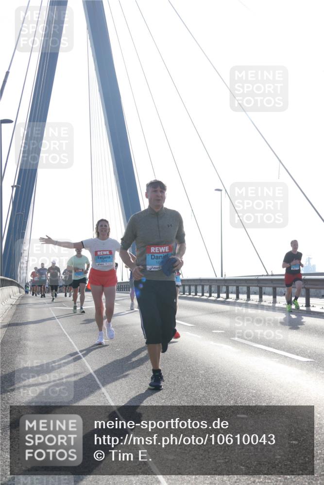 03.10.2026 - Köhlbrandbrückenlauf Tim E. http://msf.ph/oto/10610043 03.10.2026 09:24:19 Position 1 164 meine-sportfotos.de