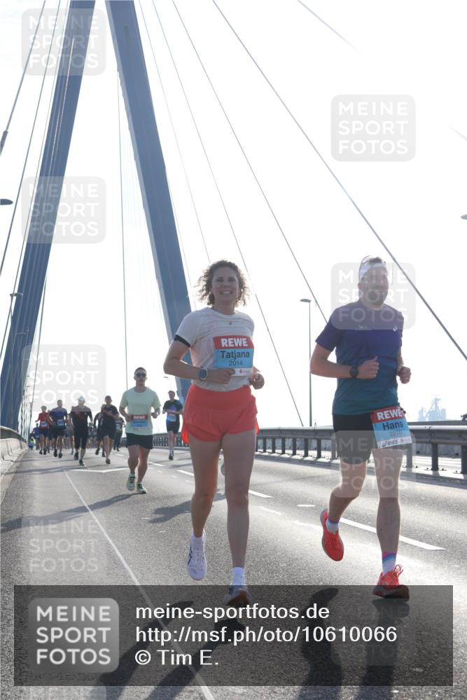 03.10.2026 - Köhlbrandbrückenlauf Tim E. http://msf.ph/oto/10610066 03.10.2026 09:24:20 Position 1 2014, 2270 meine-sportfotos.de