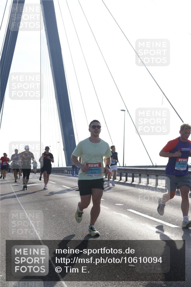 03.10.2026 - Köhlbrandbrückenlauf Tim E. http://msf.ph/oto/10610094 03.10.2026 09:24:23 Position 1 2259, 1833 meine-sportfotos.de
