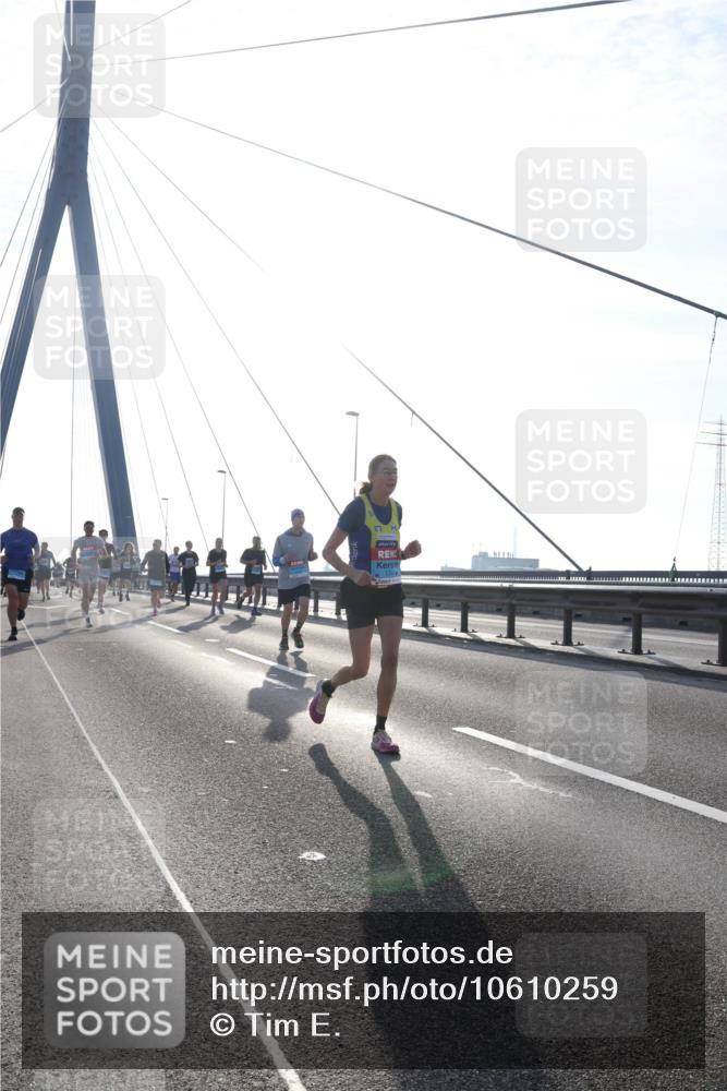 03.10.2026 - Köhlbrandbrückenlauf Tim E. http://msf.ph/oto/10610259 03.10.2026 09:24:43 Position 1 13 meine-sportfotos.de