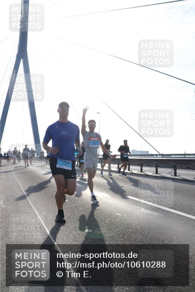 03.10.2026 - Köhlbrandbrückenlauf Tim E. http://msf.ph/oto/10610288 03.10.2026 09:24:45 Position 1 1745 meine-sportfotos.de